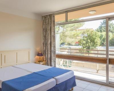 Dolce Vita pool and beach Apartment in Cagnes-sur-Mer