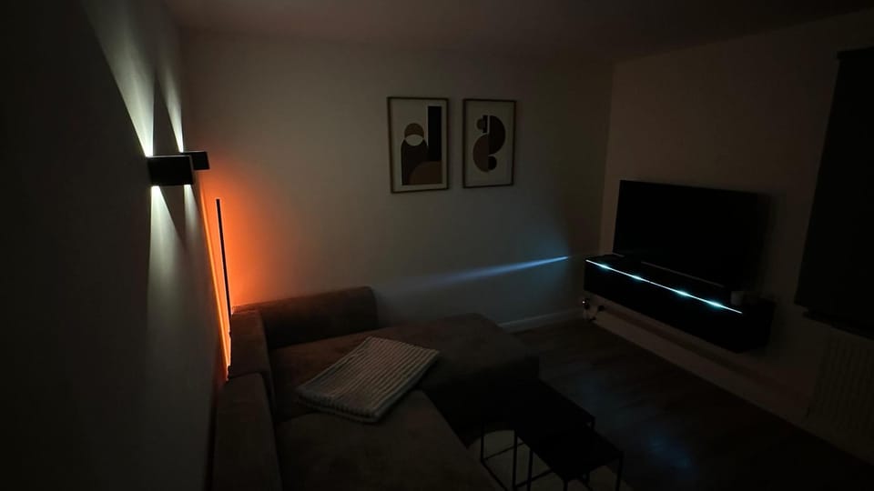 TV and multimedia, Seating area, Evening entertainment