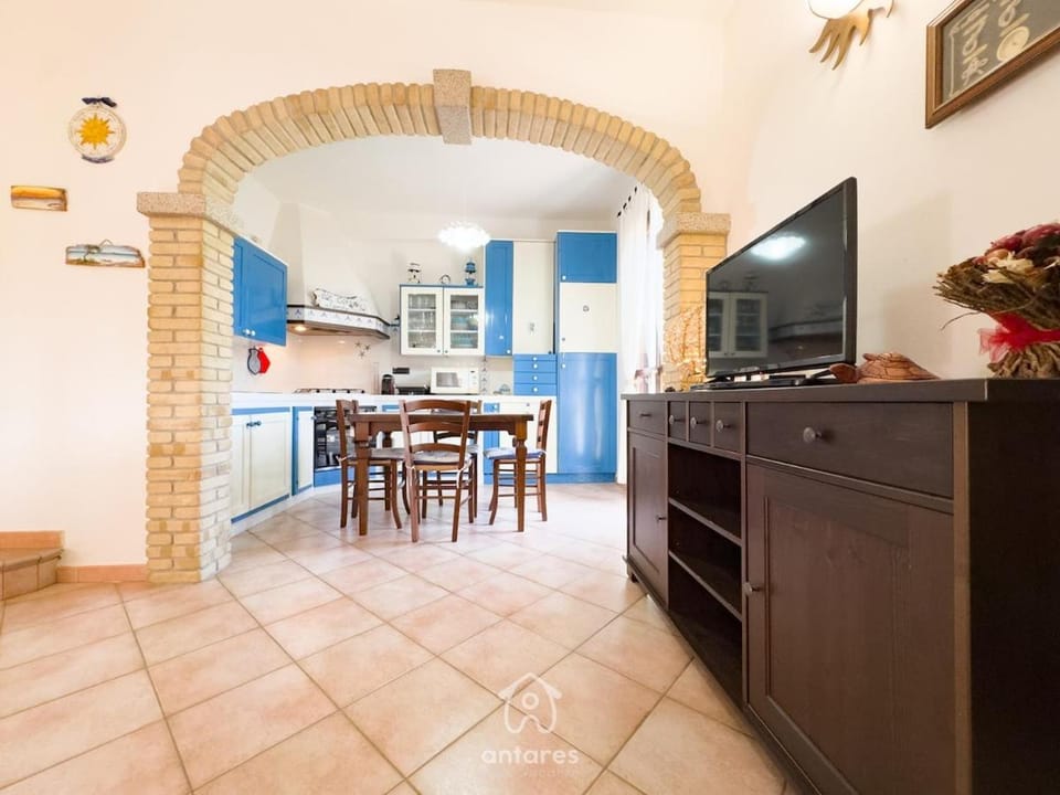 Communal lounge/ TV room, TV and multimedia, Kitchen or kitchenette, Dining area