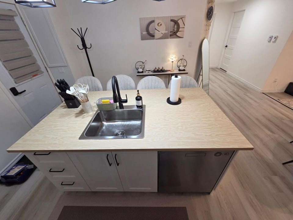 Modern oasis in the heart of Roberval Apartment in La Tuque