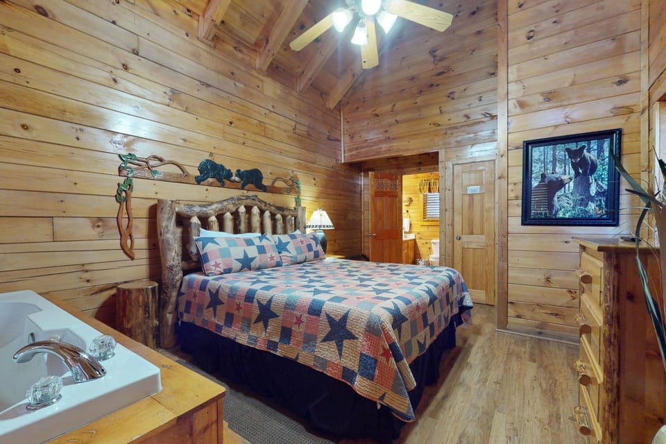 Charming Luxe Cabin Sleeps 6 Hot Tub Game Loft Cabin in Sevier County