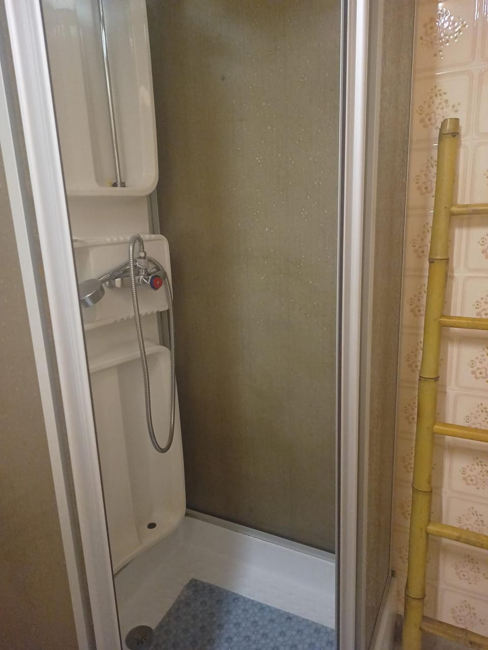 Bathroom, Living room