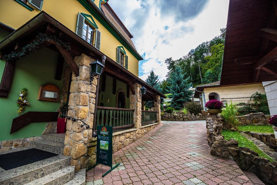 Property building, Facade/entrance