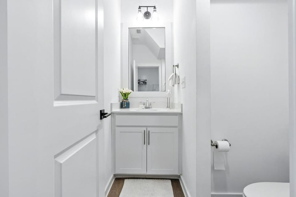 Famiy and Pet friendly, close to Wharf, pool House in Orange Beach