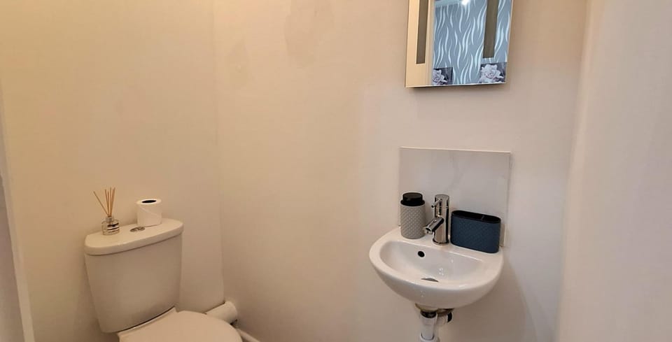 Cosy Gem Archway next Wittington Hospital &Arsenal Apartment in London Borough of Islington