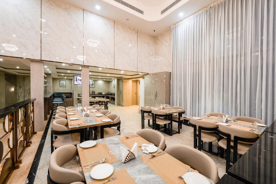 Restaurant/places to eat, Seating area