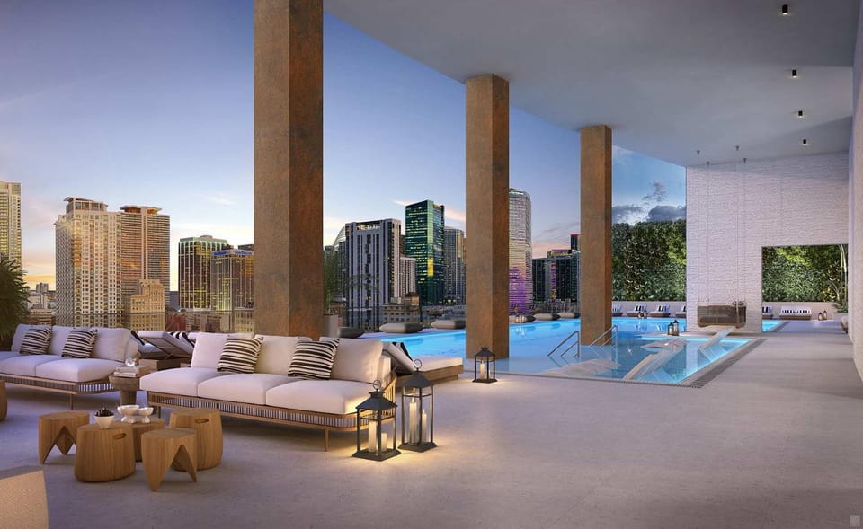Upscale Downtown Condo Pool Gym & Skyline Views Apartment in Miami