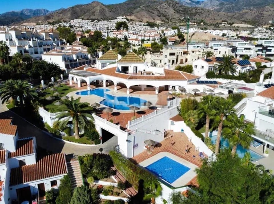 Balcony/Terrace, Living room, Seating area, Swimming pool, Swimming pool