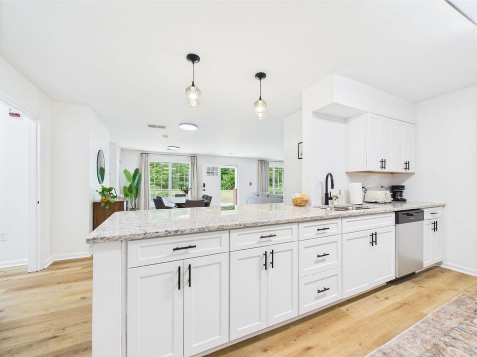 The Ransom Estate 9BR Oasis Near WFU & Reynolda House in Winston-Salem