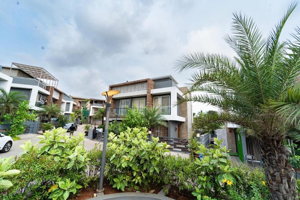Luxury 3 BHK Villa With Pool and Hot Jacuzzi Villa in Lonavla