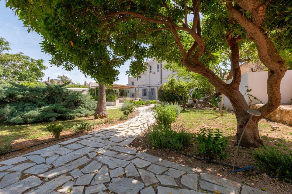Grand 1930s Mansion in Chania Old Town with Garden Villa in Chania