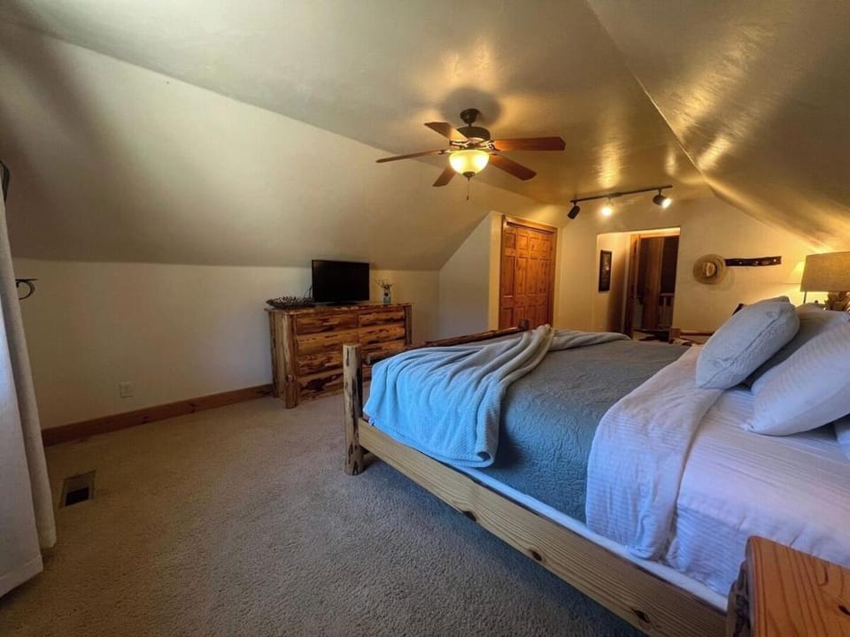 Brian Head Ski Ranch minutes to Ski Slopes-3-3bath House in Brian Head