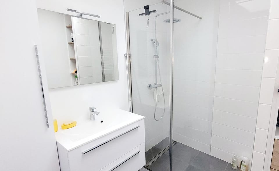 Bathroom, Living room