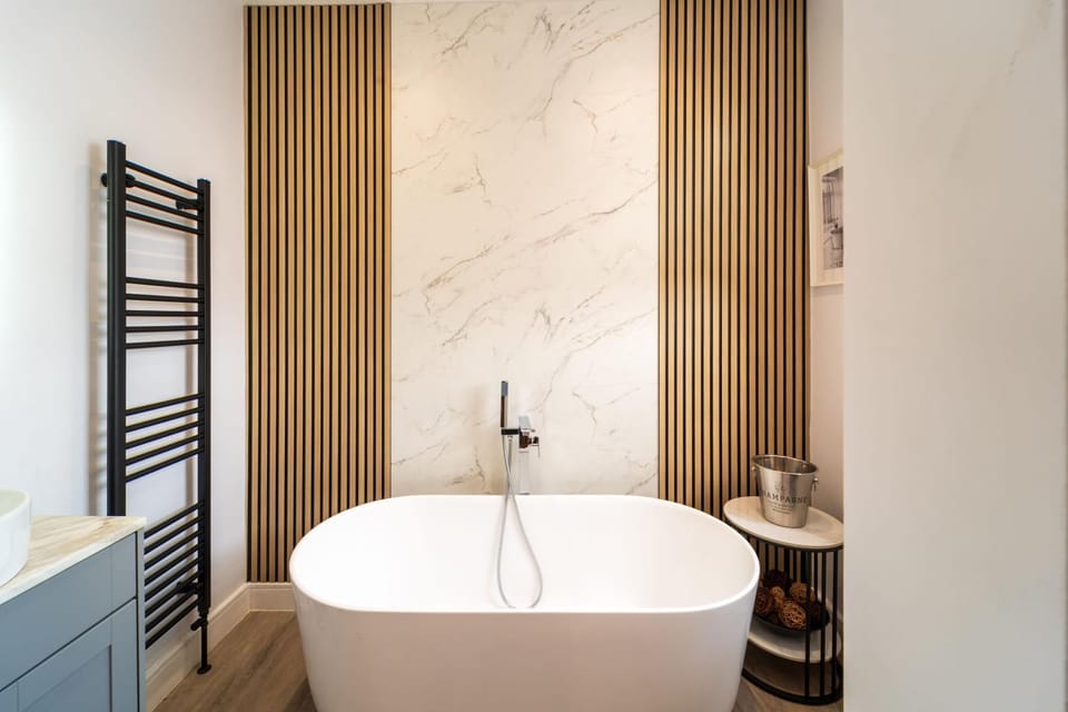 Bathroom, Bath