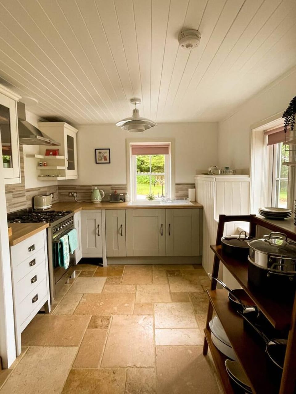 Kitchen or kitchenette, oven, stove