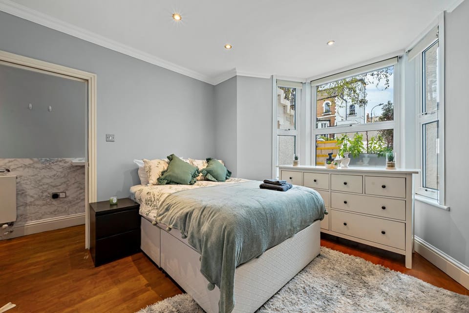 Bed, Bedroom, wardrobe