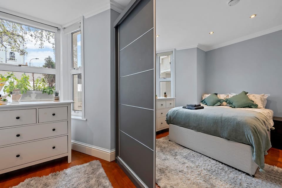 Bed, Bedroom, wardrobe