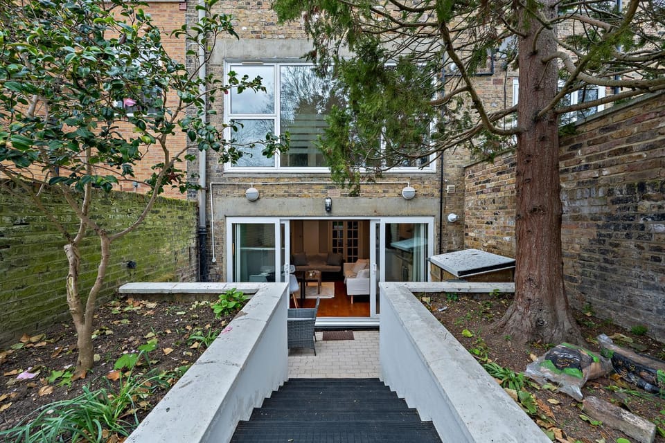 Property building, Patio, Spring, Day, Garden, Garden, Garden view