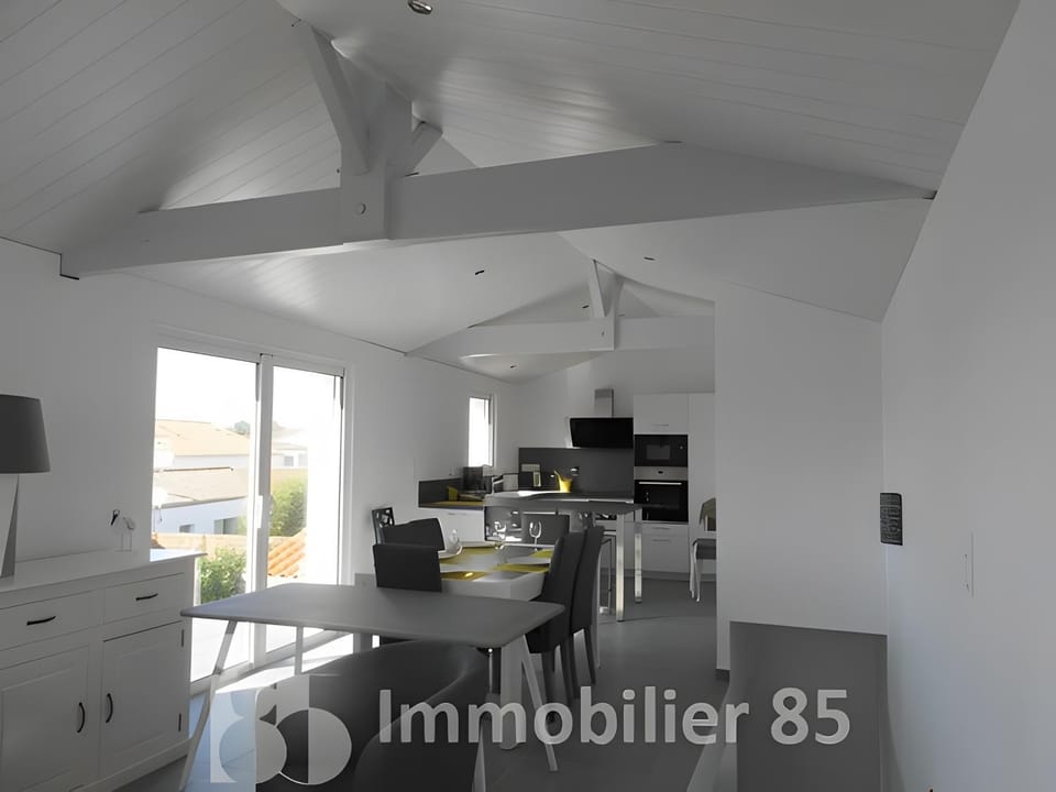 Property building, Kitchen or kitchenette, Living room