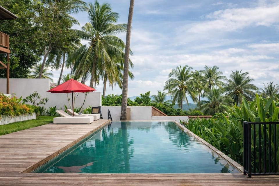 Property building, View (from property/room), View (from property/room), Sea view, Sea view, Swimming pool