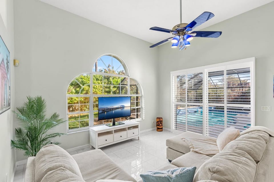 TV and multimedia, Living room, Seating area, Pool view, Swimming pool, sunbed