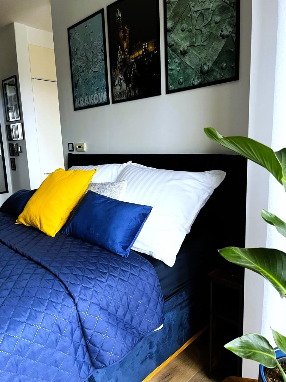 Bedroom, air conditioner