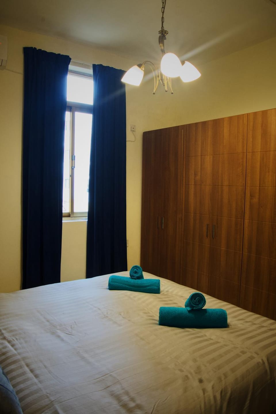towels, wardrobe