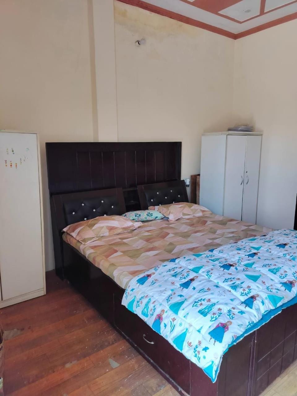 Raghav Rooms Country House in Gurugram