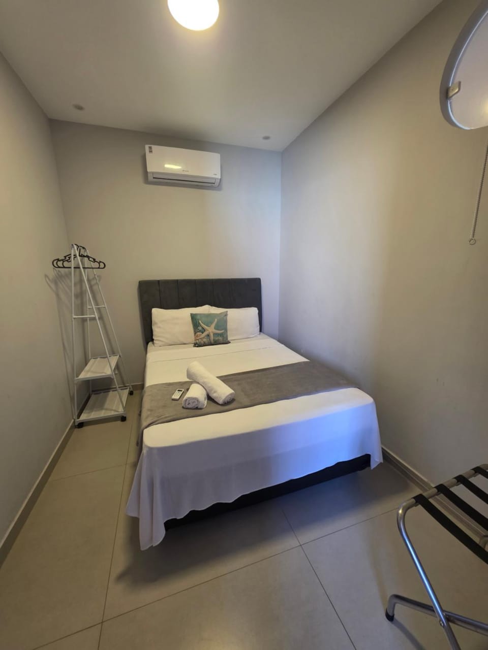 Bed, Bedroom, towels, air conditioner