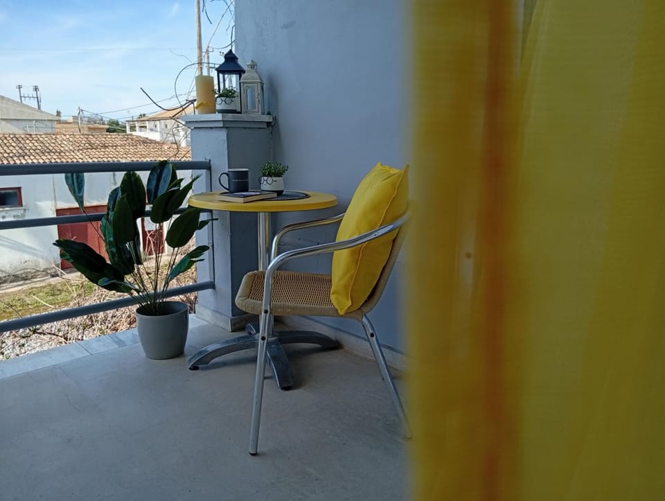 Patio, Day, Balcony/Terrace