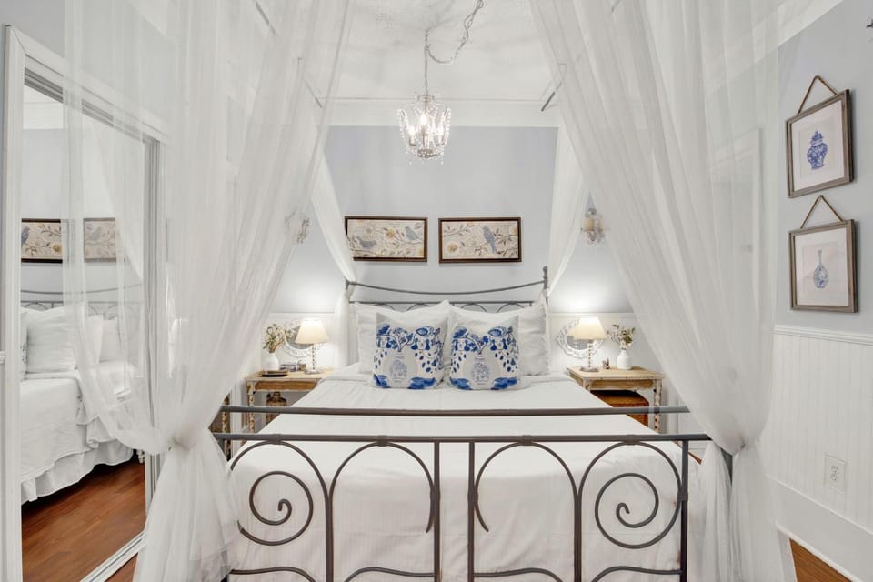 Haint & Porcelain Apartment in Savannah