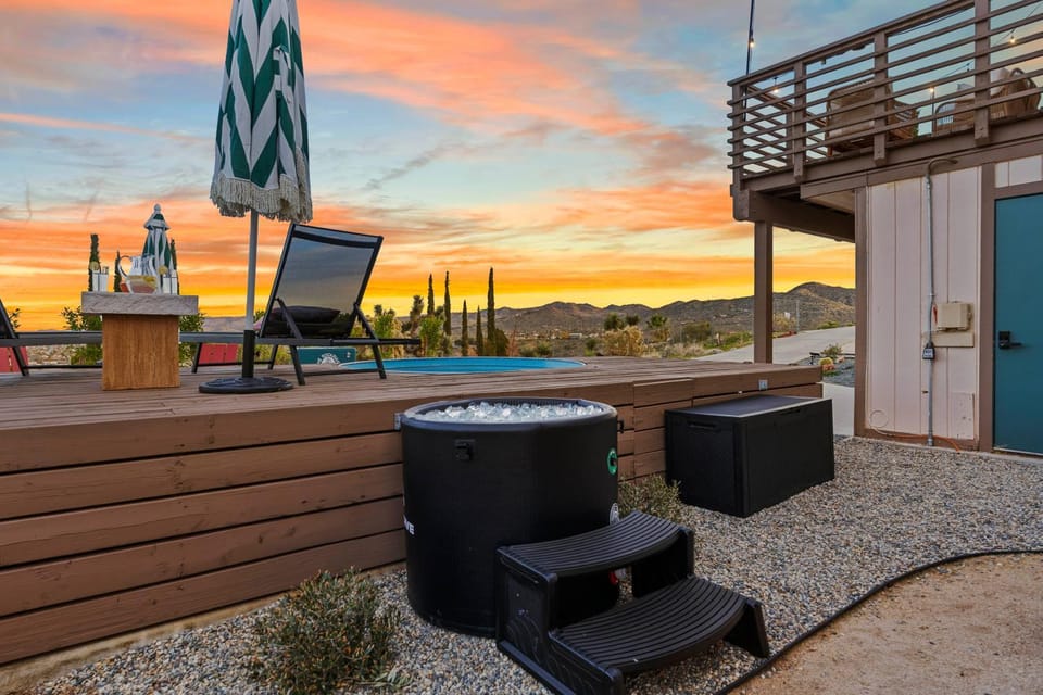 Mountain view, Pool view
