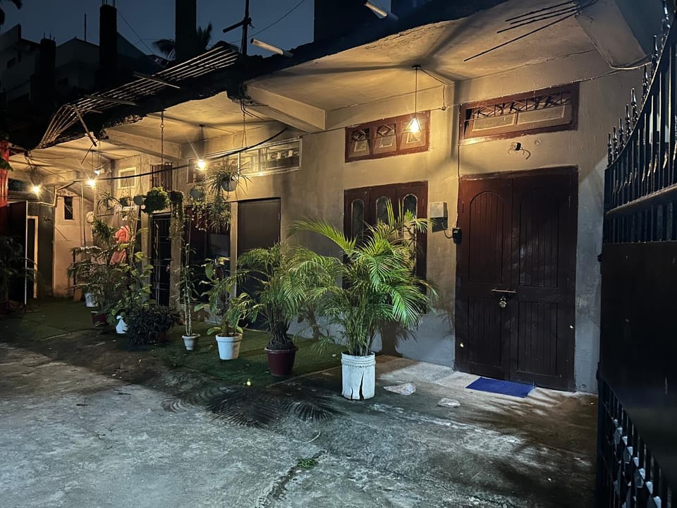 The Quiet corner 1RK Downtown Bed and Breakfast in India