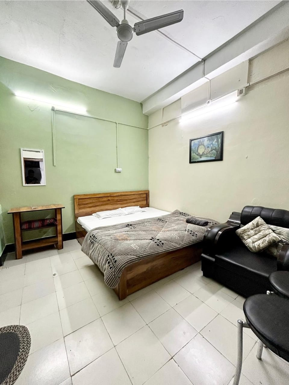 The Quiet corner 1RK Downtown Bed and Breakfast in India