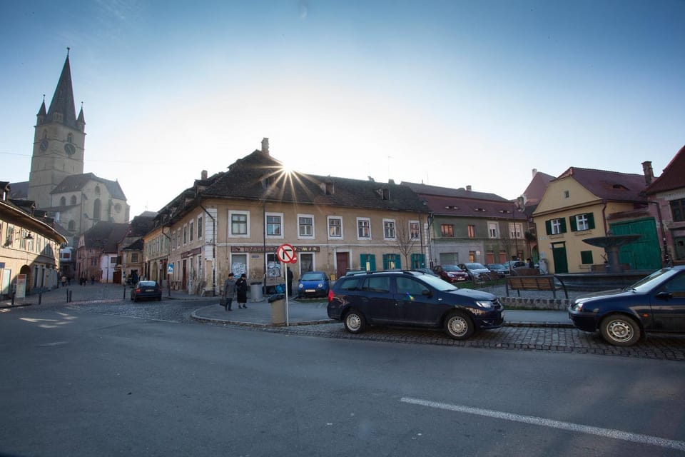 City view, Street view