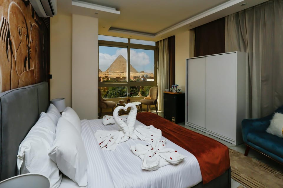 Bed, Natural landscape, Photo of the whole room, Bedroom, Mountain view, towels