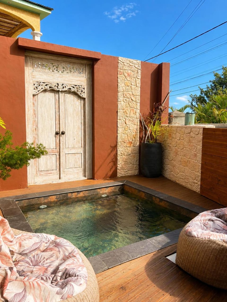 Patio, Pool view, Swimming pool