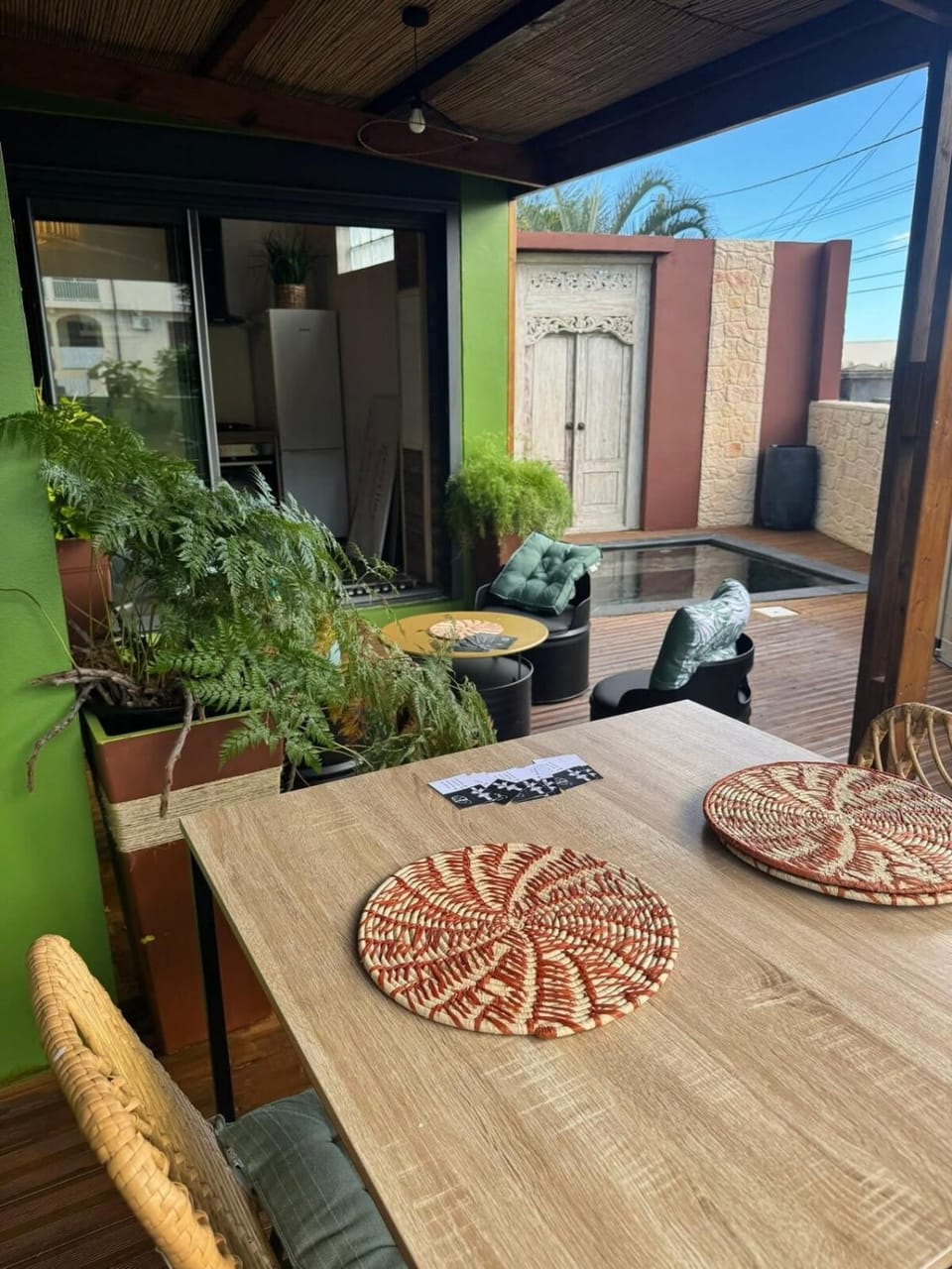 Patio, Day, Balcony/Terrace, Dining area
