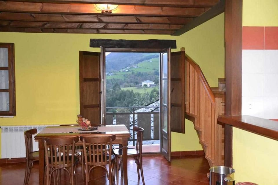 Apartamento La Casa del Abuelo Justo Apartment in Asturias