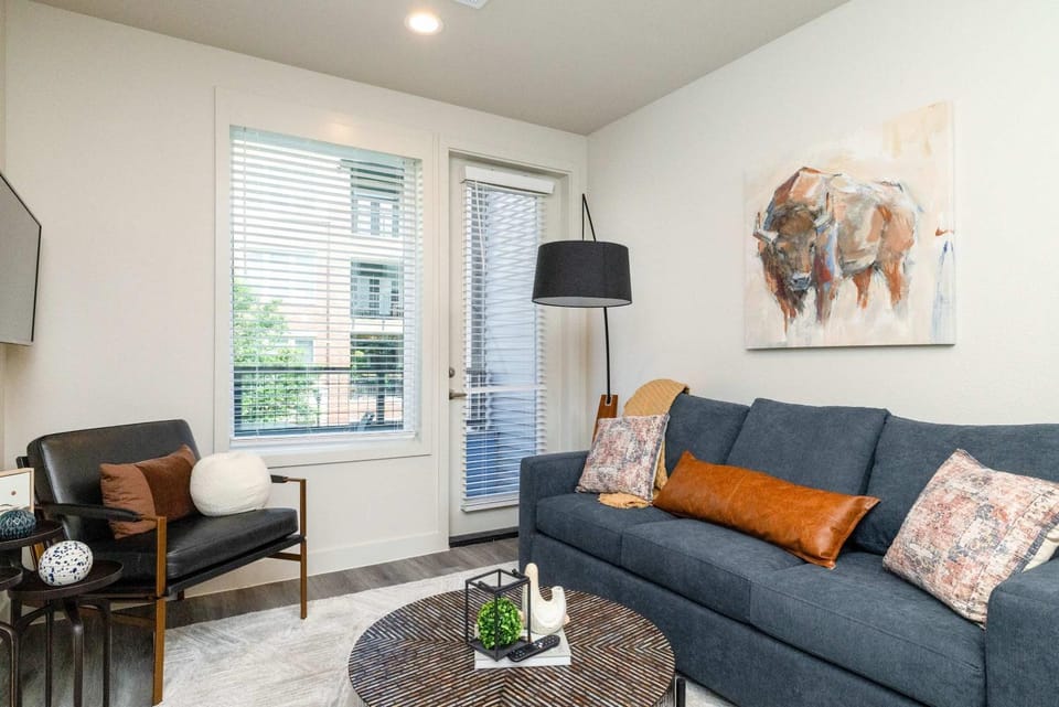 Modern Stay in Fort Worth - Queen bed - Shops Apartment in Fort Worth