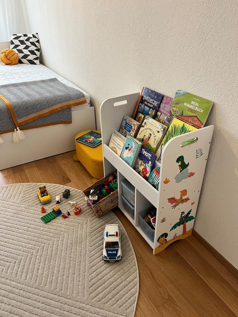 Bed, Game Room, Photo of the whole room, Bedroom, children