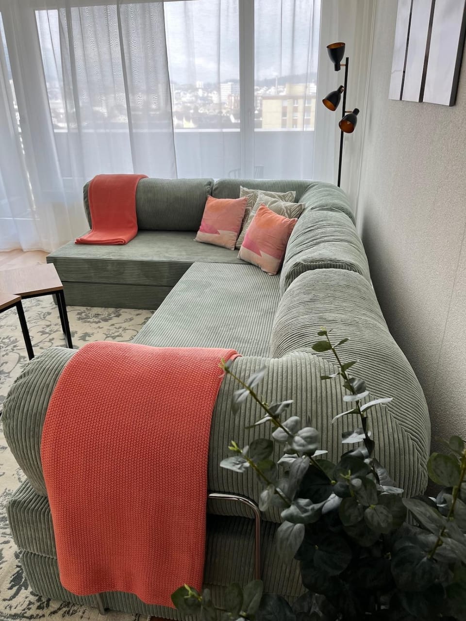 Bed, Living room, Photo of the whole room, Seating area