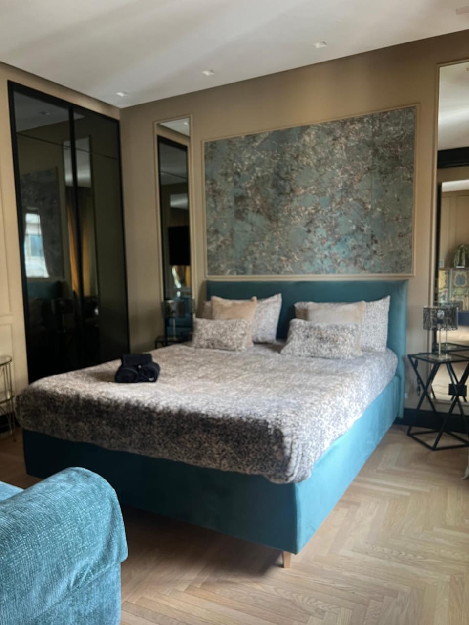 Photo of the whole room