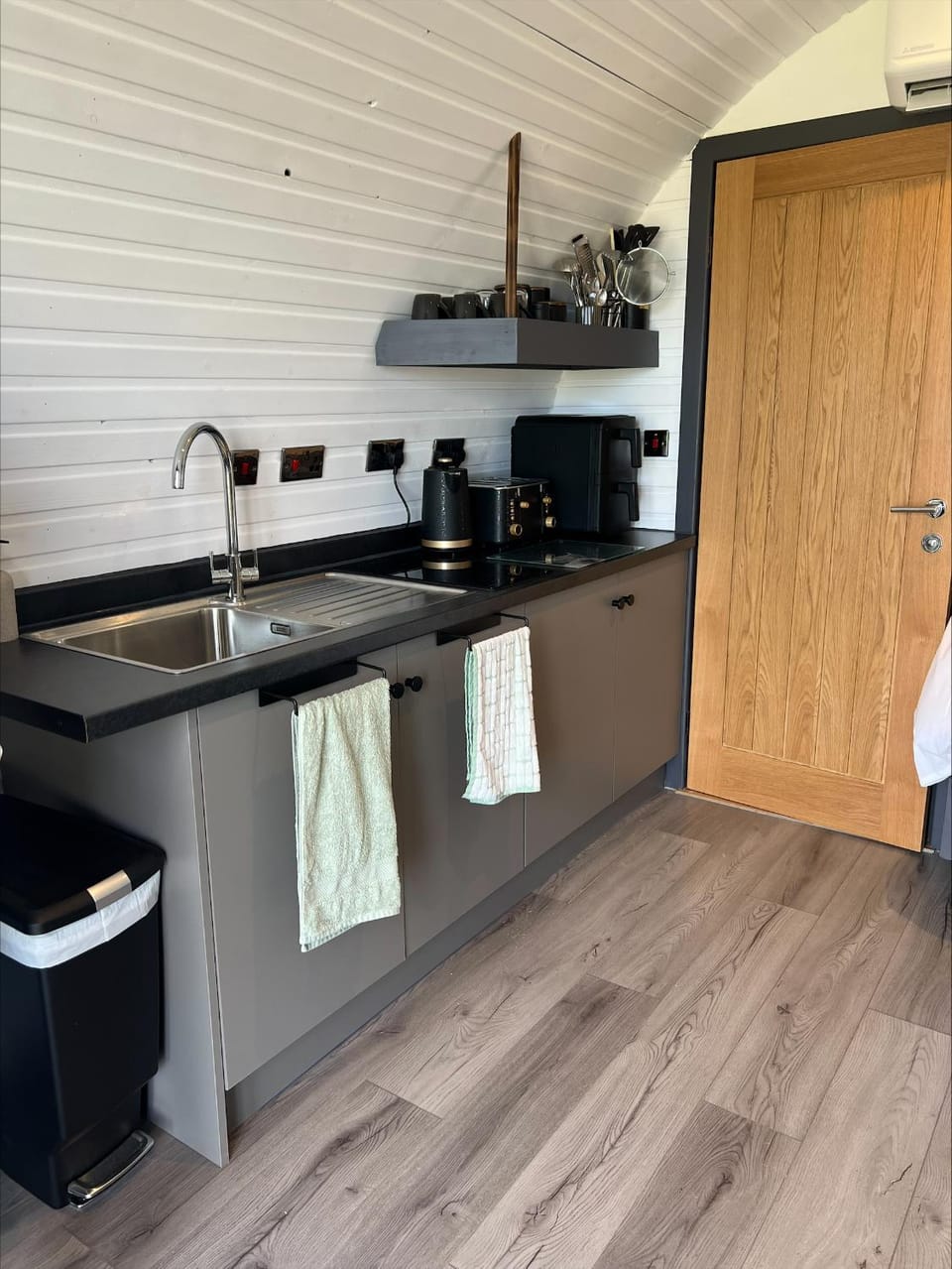 Kitchen or kitchenette, kitchen, kitchen