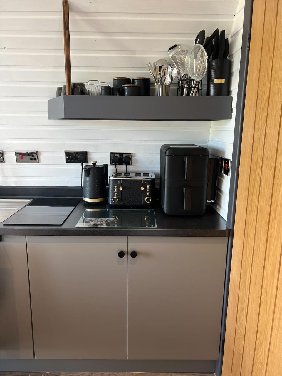 Kitchen or kitchenette, kitchen, kitchen