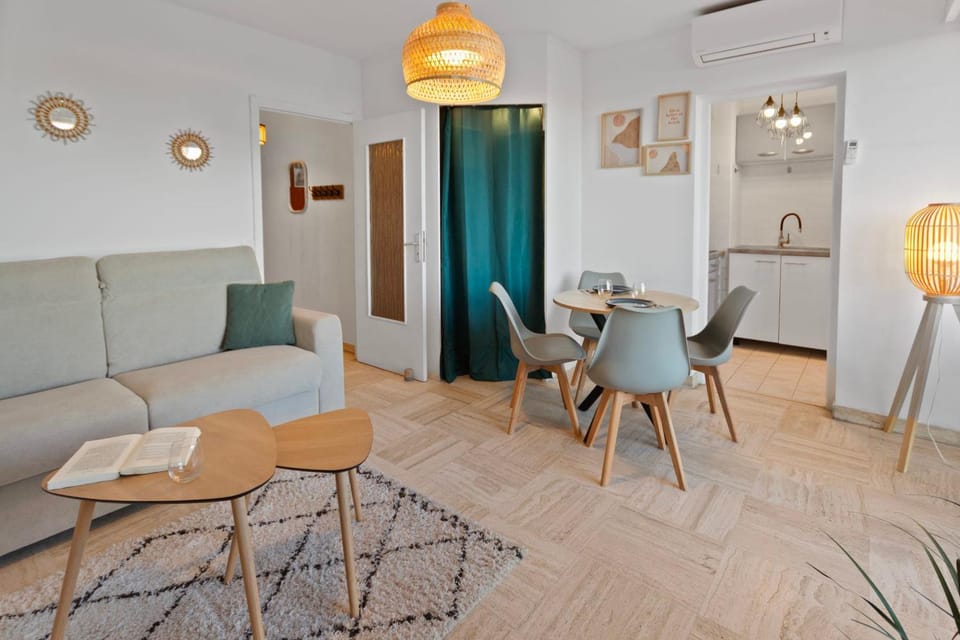 Le Palmier - City centre - Parking - Quiet - Sea Apartment in Cagnes-sur-Mer