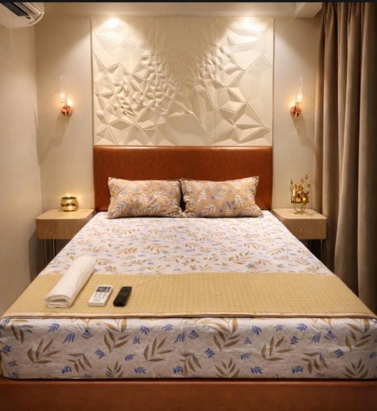 Luxury Studio above Mall on the 12th Floor Apartment in Noida