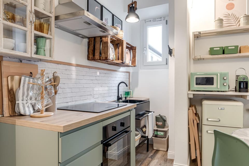 Kitchen or kitchenette, Living room