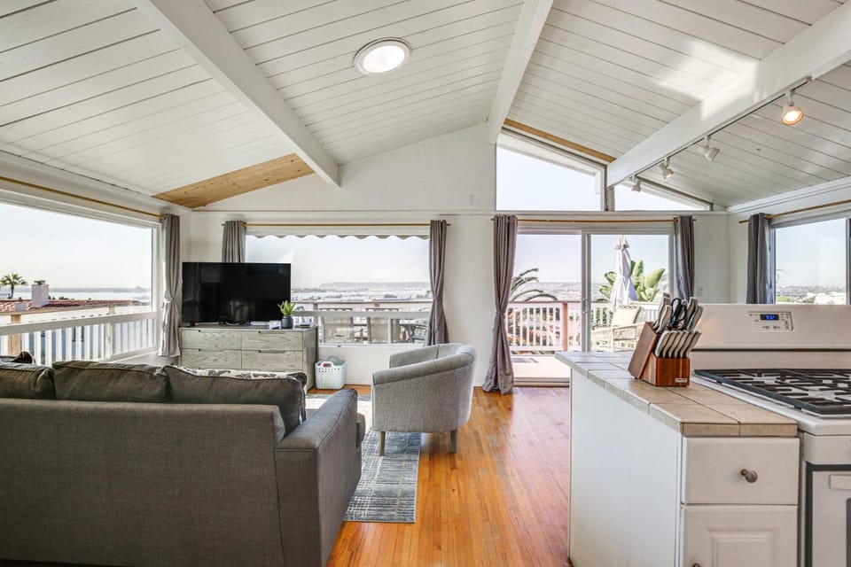 Living room, kitchen