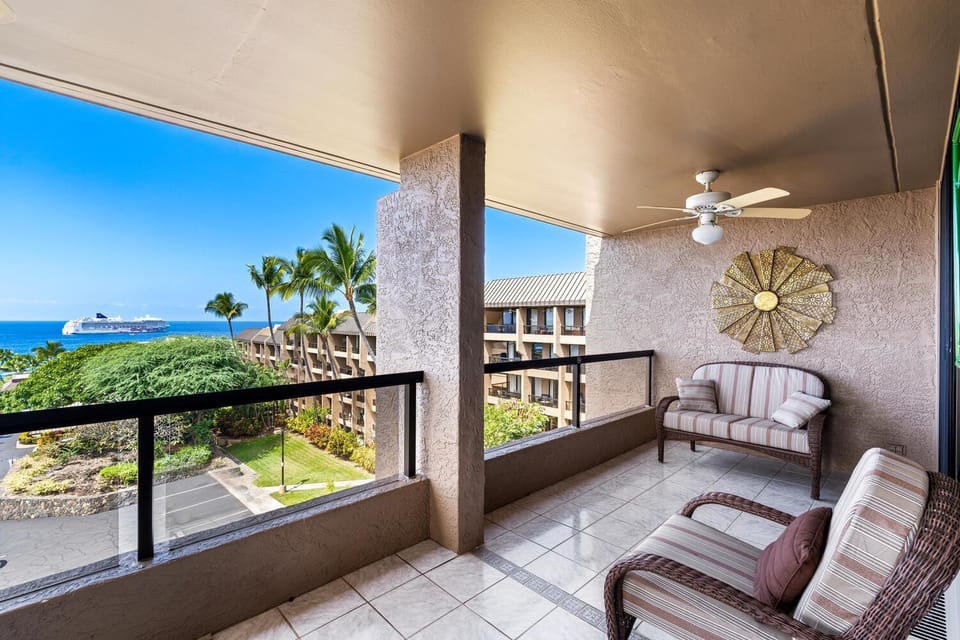 Kona Pacific E734: Penthouse Corner, Ocean Views House in Holualoa